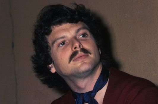 Deces-de-Scott-McKenzie-l-interprete-de-l-hymne-hippie-San-Francisco_portrait_w532