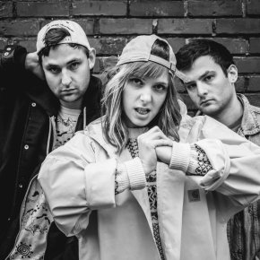 Passez un joyeux Noël….punk avec &laquo;&nbsp;Halftime for the Holidays&nbsp;&raquo; de Dude&nbsp;York